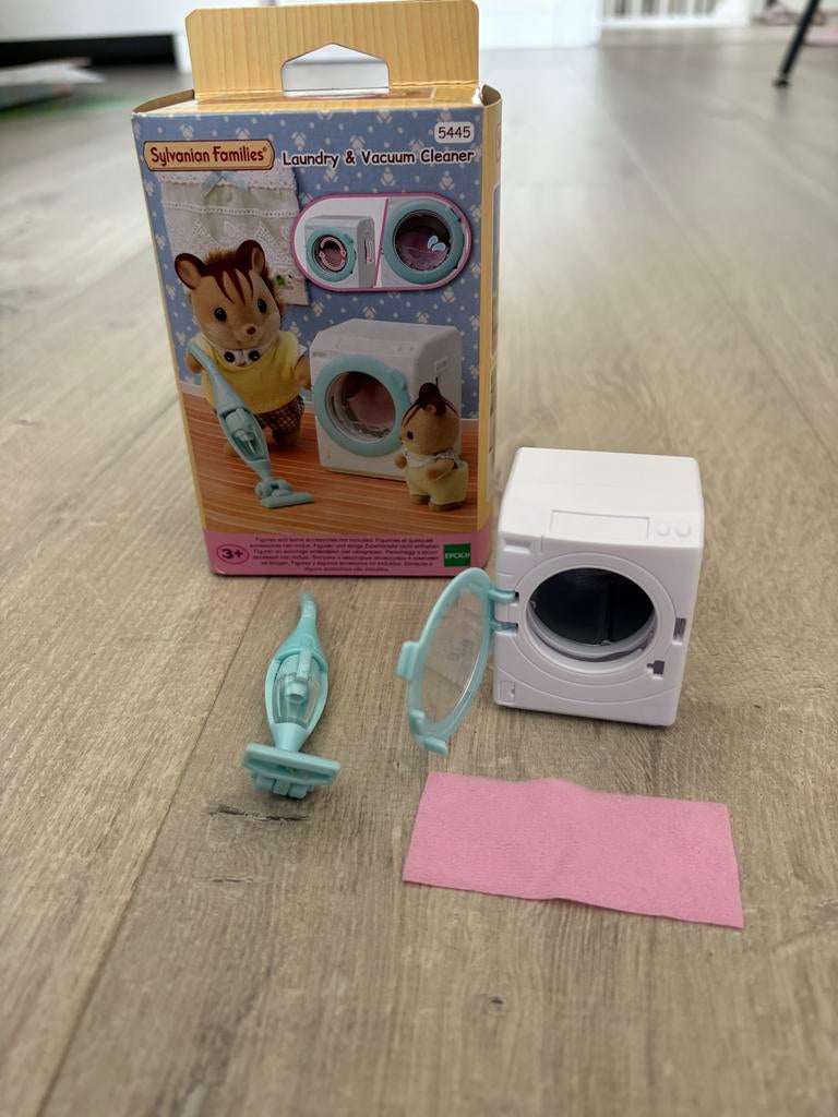 Sylvanian Families 5445 Wasmachine & Stofzuiger met doos, Ophalen of Verzenden, Zo goed als nieuw