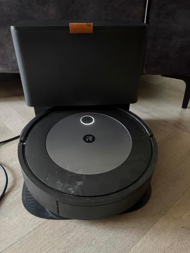 iRobot Roomba j7 Robotstofzuiger met zelflegende basis, Ophalen, Zo goed als nieuw, Robotstofzuiger, Minder dan 1200 watt