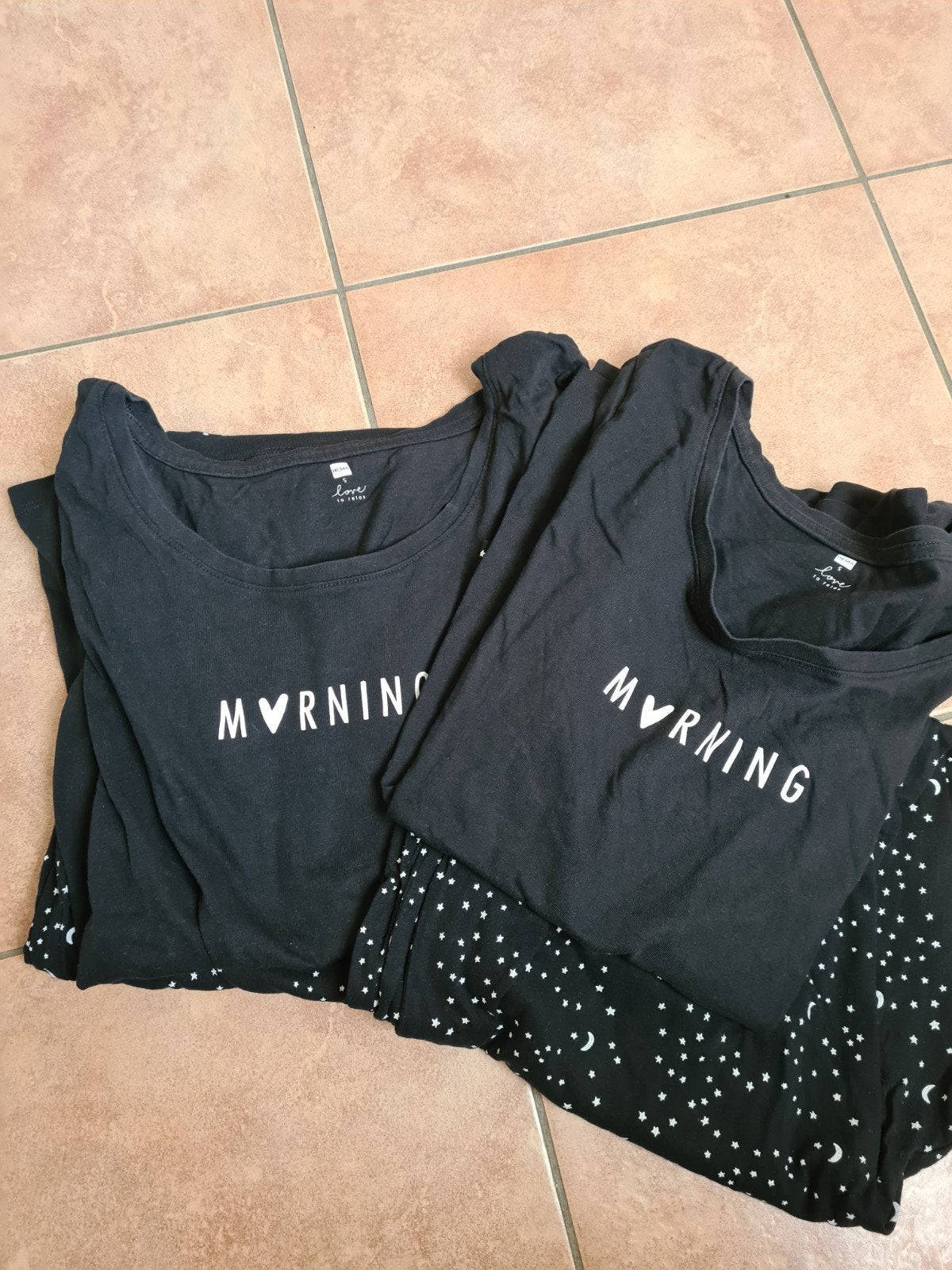 2 Hema pyjama's zwart maat S, Hema, Ophalen, Zo goed als nieuw