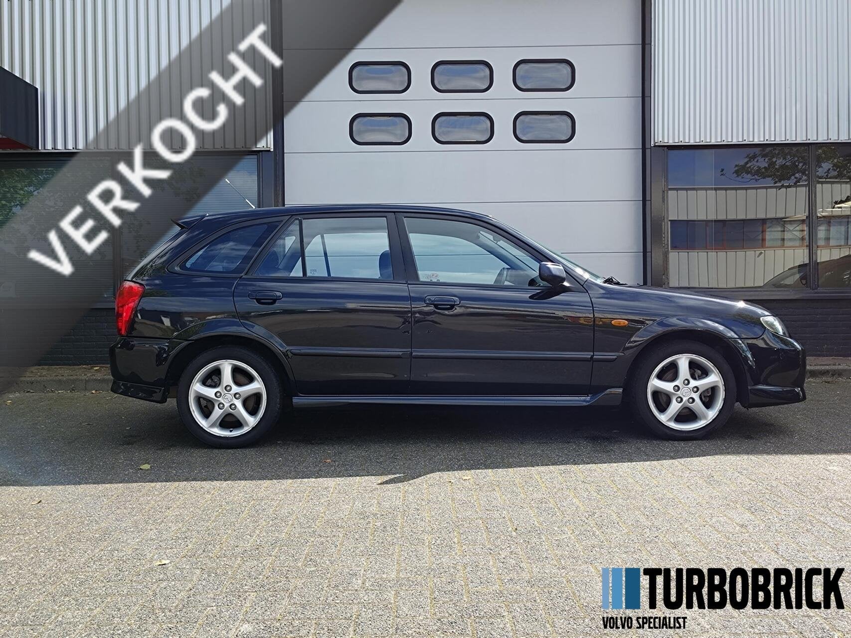 Mazda 323 Fastbreak 2.0i Sportive |Airco|16"|Youngtimer|Clas, Auto's, Voorwielaandrijving, Stof, Gebruikt, Zwart