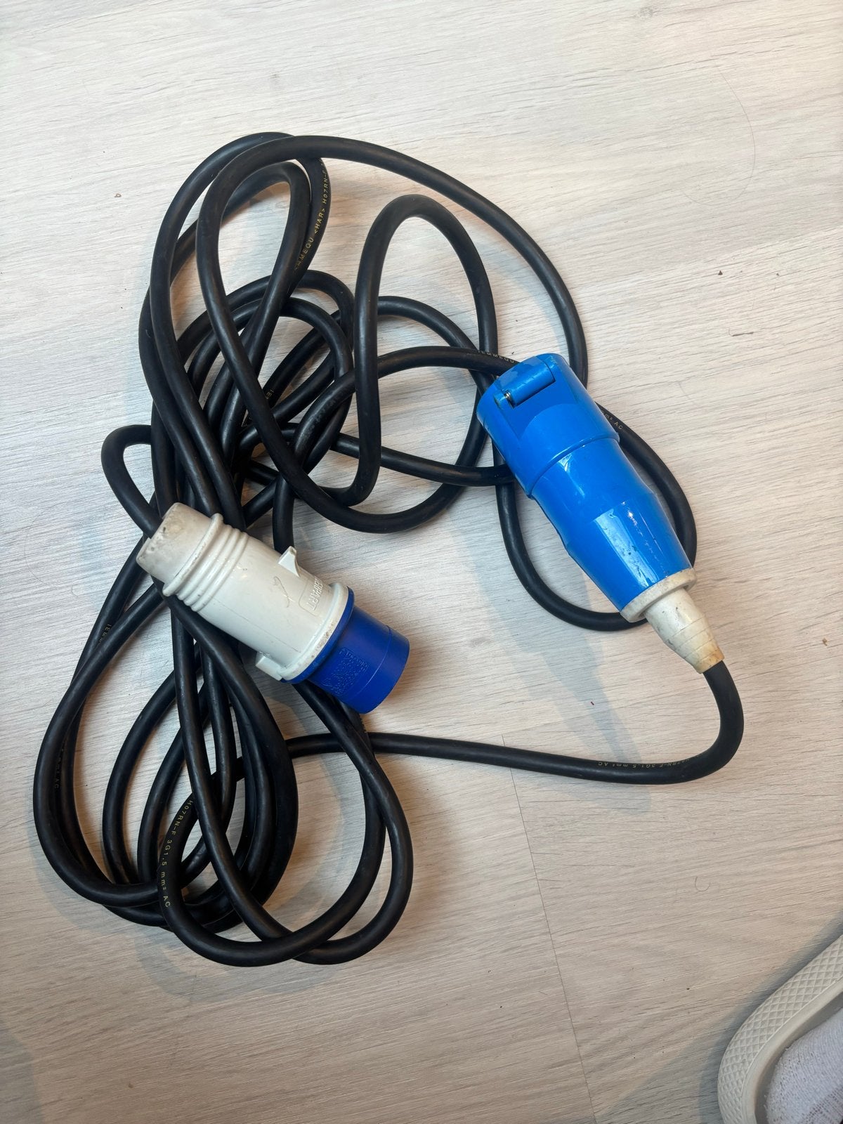 Verlengkabel met CEE stekker en contrastekker - 16A/240V, Ophalen of Verzenden, Gebruikt, Kabel of Snoer