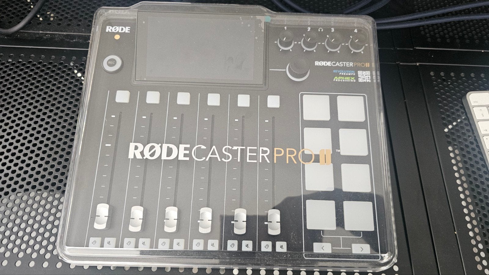 Rode Rodecaster Pro II met adapter en doos niet gebruikt!!, Ophalen, Nieuw, Minder dan 5 kanalen, Microfooningang