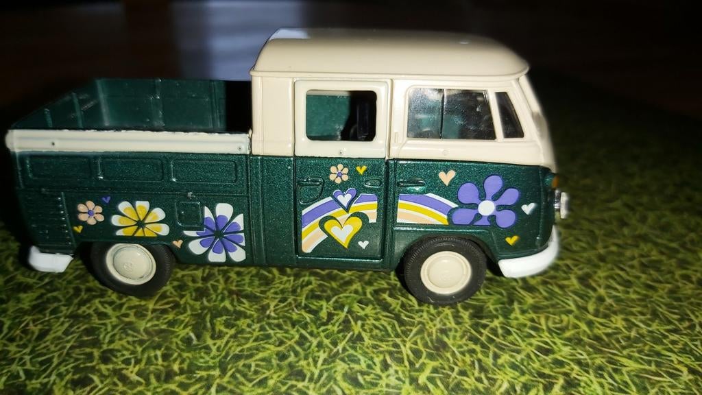 Volkswagen T1 Pick-up Hippie Bus Modelauto, Hobby en Vrije tijd, Modelauto's | 1:43, Zo goed als nieuw, Bus of Vrachtwagen, Universal Hobbies