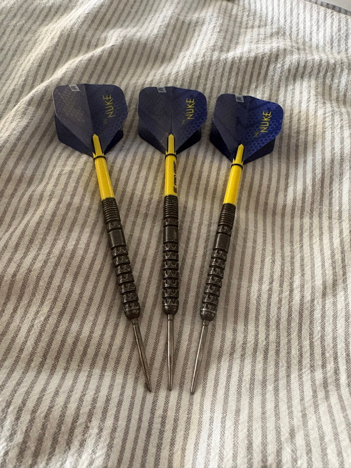 Target Luke Littler The Nuke Darts - 90% Tungsten, 22 gram, Sport en Fitness, Darts, Ophalen of Verzenden, Zo goed als nieuw, Pijlen