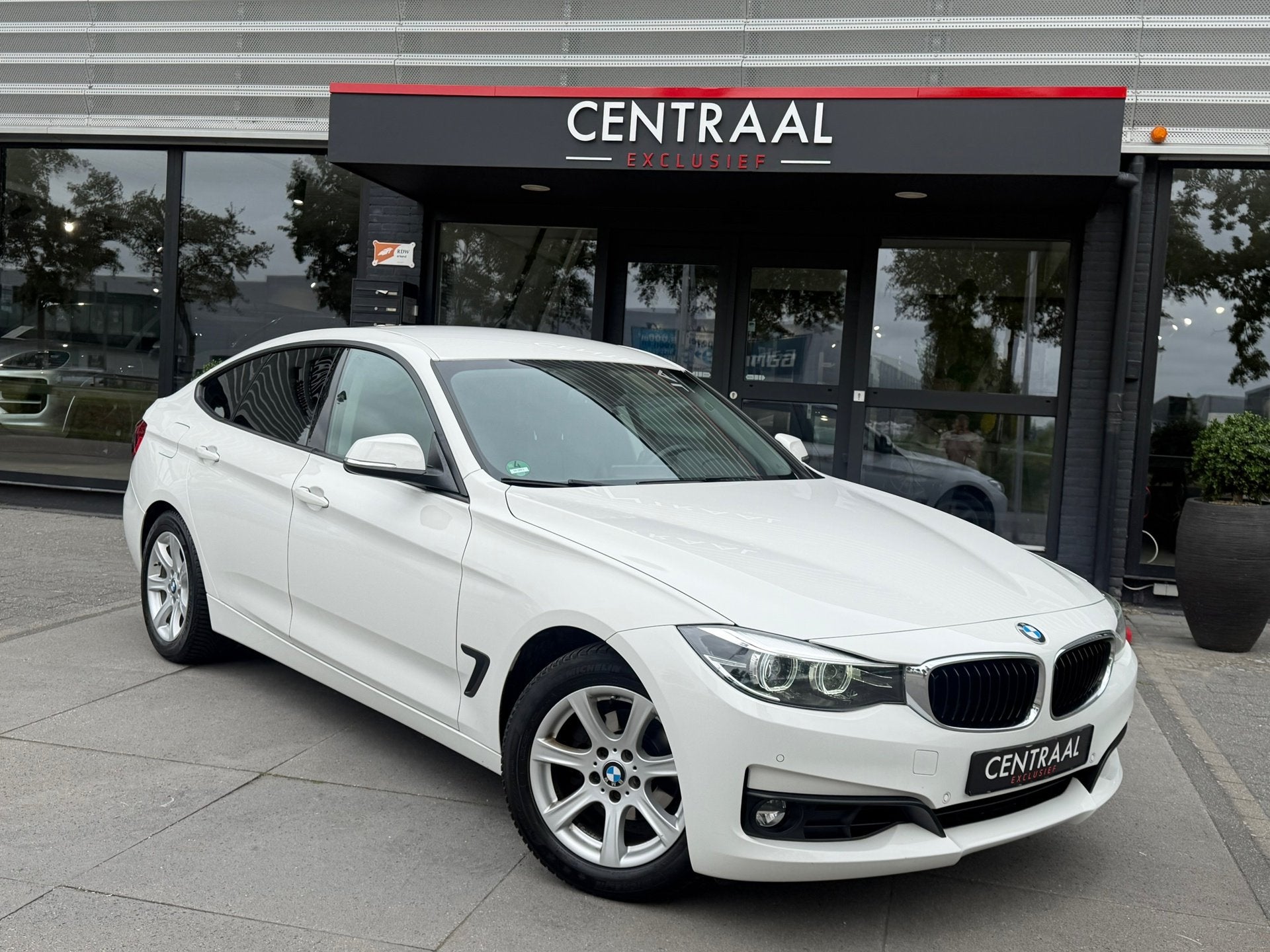 BMW 3-serie Gran Turismo 320i High Executive Leder|Navi|PDC|, Auto's, BMW, Automaat, 1998 cc, Achterwielaandrijving, Gebruikt