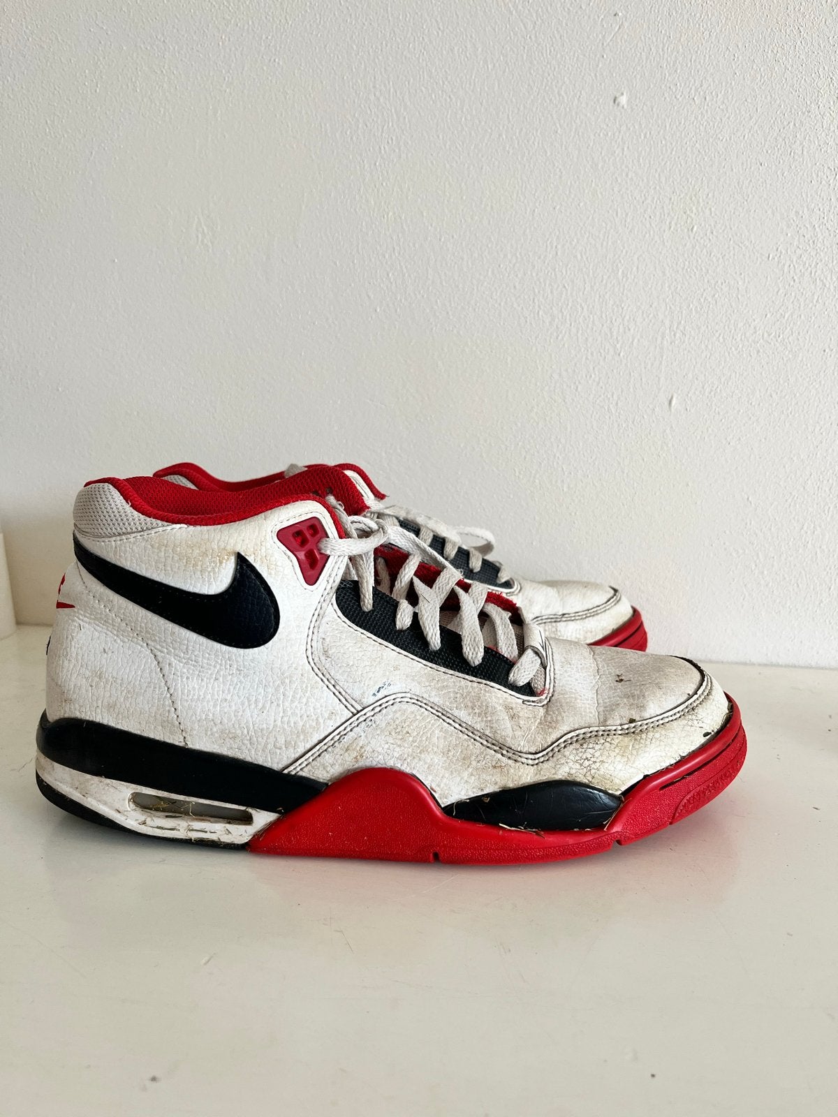 Nike Flight Legacy Sneakers Wit Rood Zwart Maat 42.5, Ophalen of Verzenden, Gedragen, Wit, Sneakers of Gympen