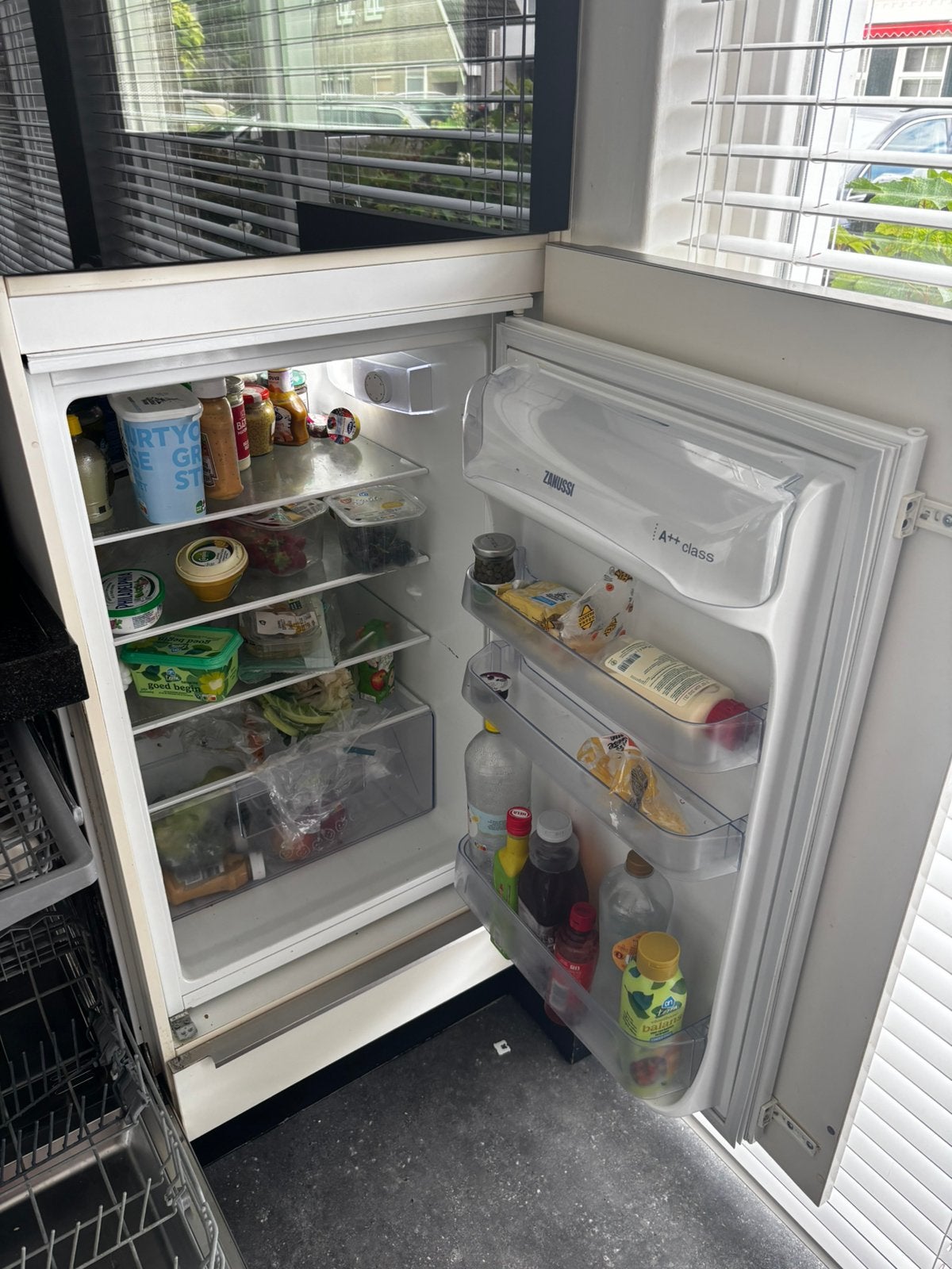 Zanussi inbouw koelkast tafelmodel (88cm), Witgoed en Apparatuur, 100 tot 150 liter, Ophalen, 85 tot 120 cm, Zonder vriesvak