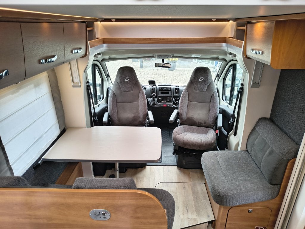 Dethleffs Trend T 7057 EB -9 traps automaat-hefbed, Caravans en Kamperen, Automaat, Ringverwarming, Fiat, Airbags