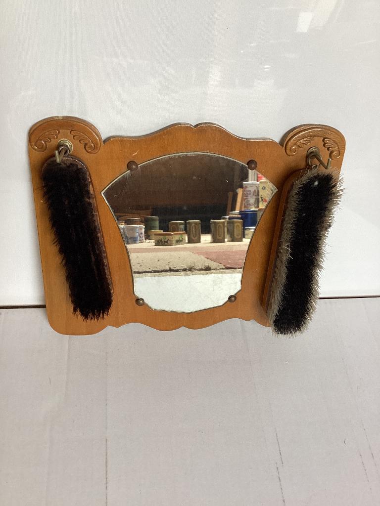 Vintage spiegel met borstels, Antiek en Kunst, Ophalen of Verzenden, Overige vormen, Minder dan 50 cm, Minder dan 100 cm