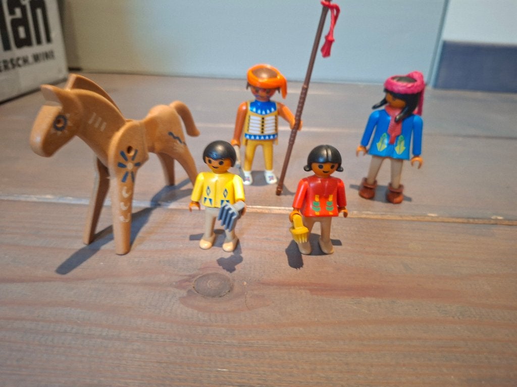 Playmobil  Indiaanse familie/ Indianen, Complete set, Ophalen of Verzenden, Zo goed als nieuw, Figuren