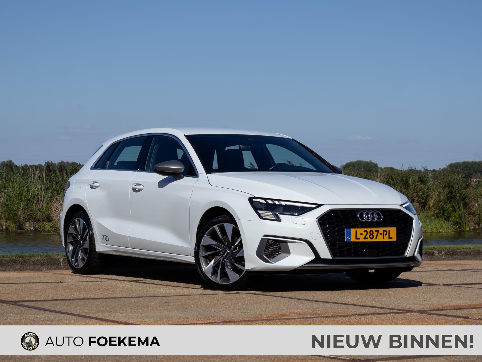 Audi A3 Sportback 35 TFSI edition one Matrix LED S-line 18", 4 cilinders, 150 pk, Leder en Stof, Wit