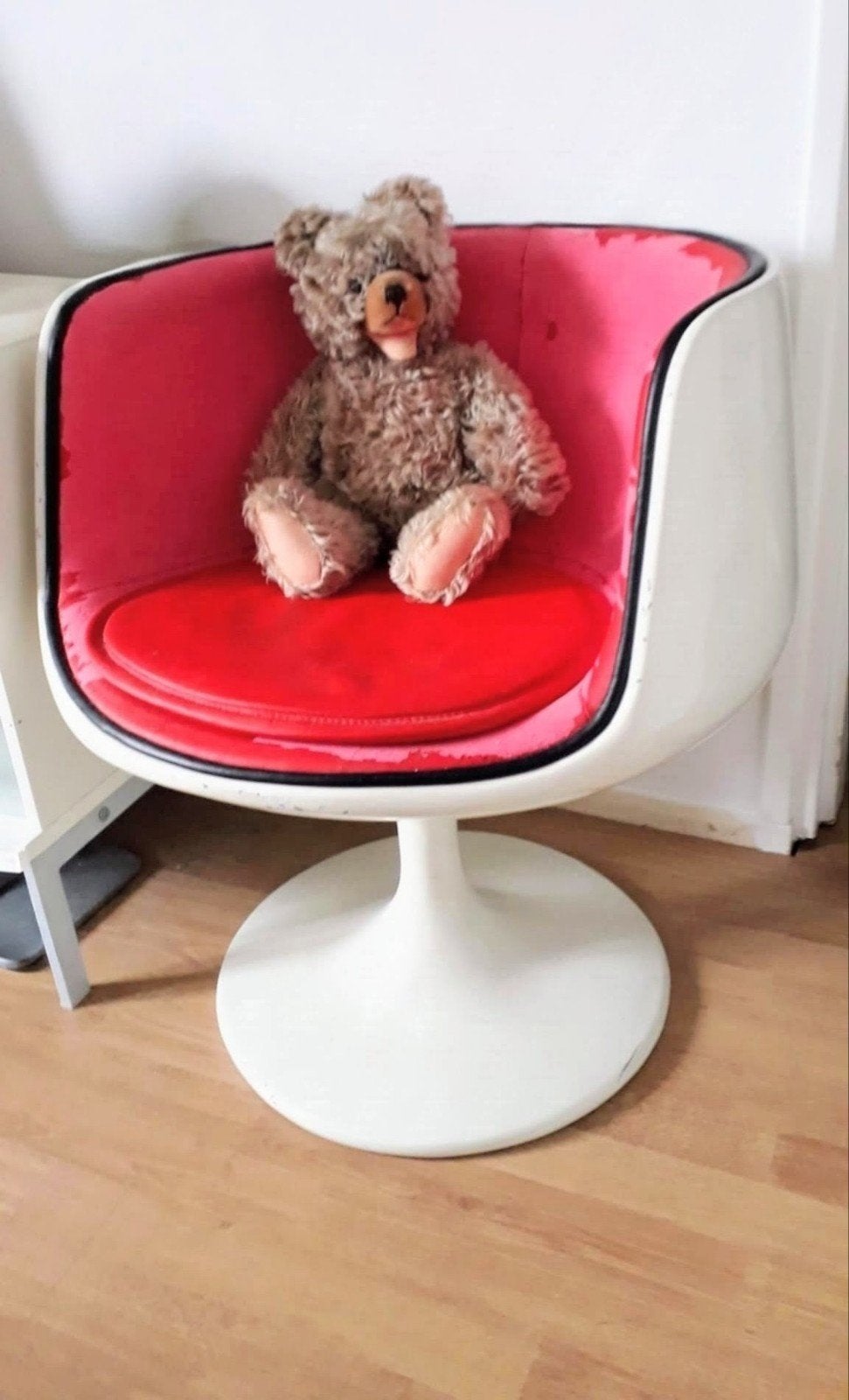 Vintage Retro Draai-Fauteuil - Witte Glans, Rode Bekleding, Ophalen, Huis en Inrichting