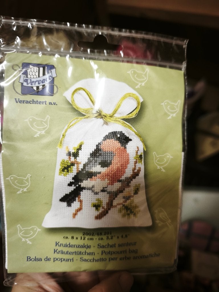 Borduurpakket kruiden zakje roodborstje, Ophalen of Verzenden, Nieuw, Handborduren, Borduurpakket
