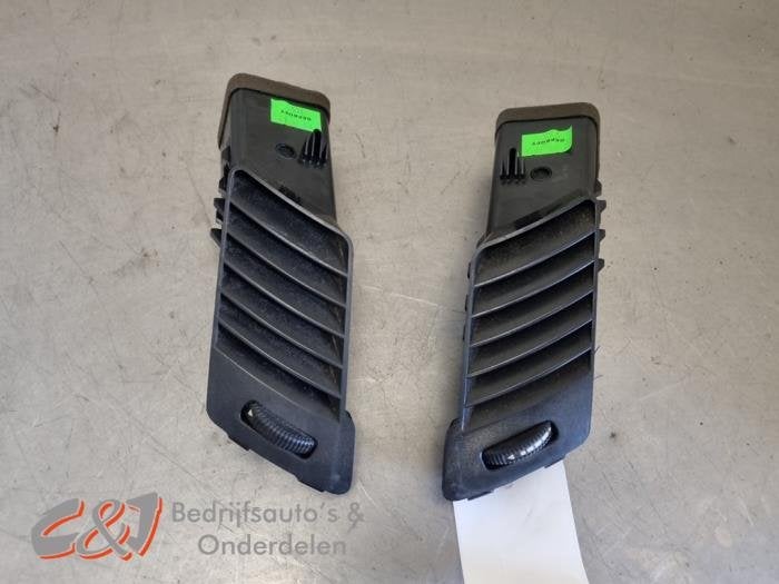 Luchtrooster Dashboard van een Mercedes Sprinter, Gebruikt, -, Ophalen of Verzenden, -