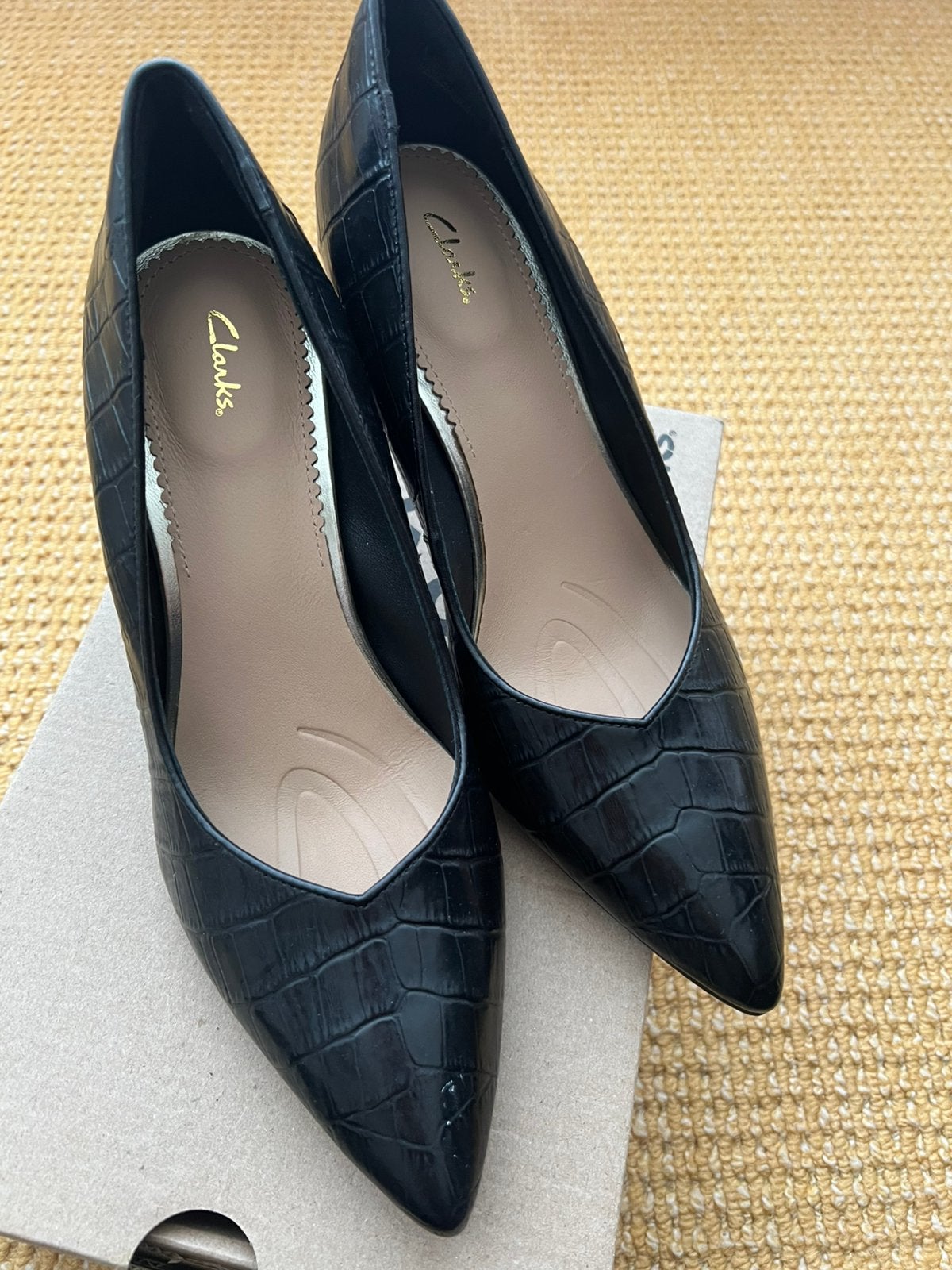 Clarks pumps mt 38 nieuw, Kleding | Dames, Schoenen, Ophalen of Verzenden, Nieuw, Zwart