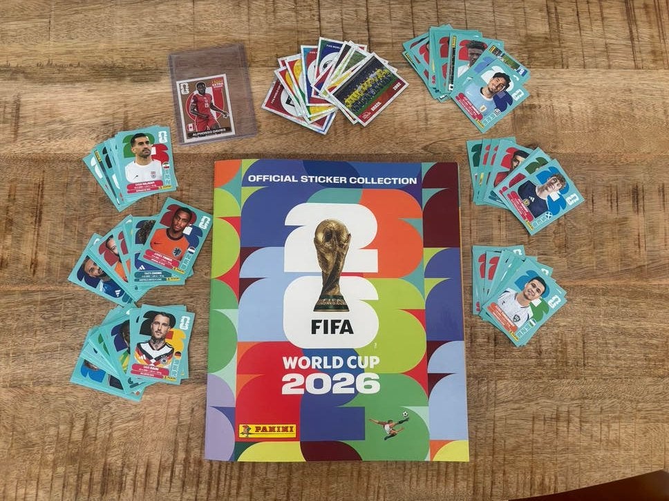 Panini WK 2026 album met 101 dubbelen en Alphonso Davies, Ophalen of Verzenden, Gebruikt, Stickers en Plaatjes