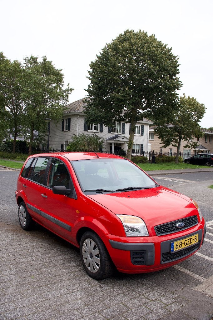 Ford Fusion - met Airco - APK gloednieuw, Auto's, Voorwielaandrijving, 49 €/maand, Origineel Nederlands, Grijs