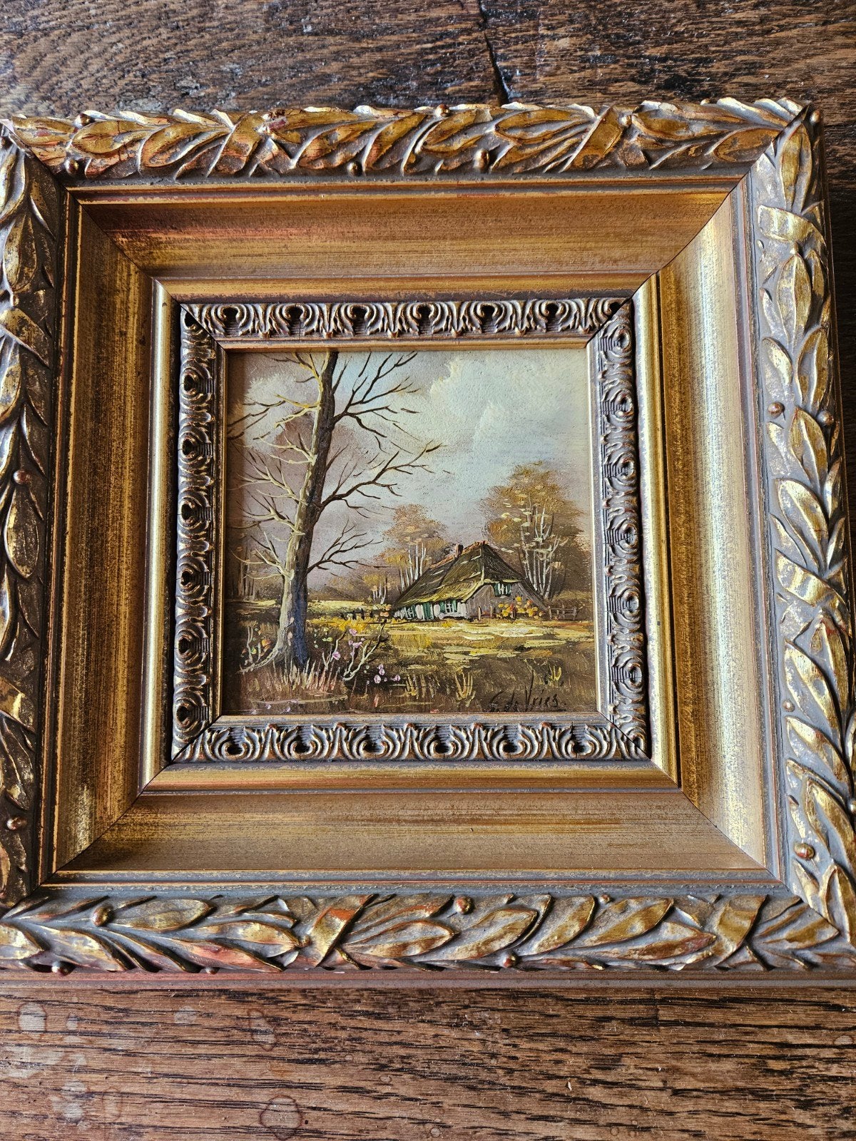 Schilderij Landschap met boerderij, gesigneerd J. de Vries, Antiek en Kunst, Paneel, Realistisch, Ophalen of Verzenden, Landschap