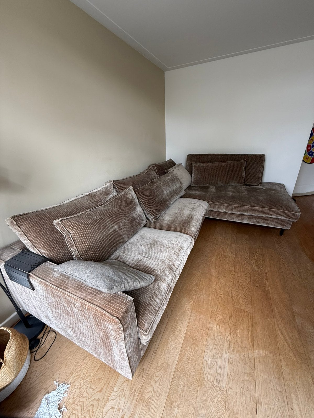 Very cozy and big L-shaped couch incl. 8 pillows, Ophalen, Zo goed als nieuw, Stof, Classic and cozy