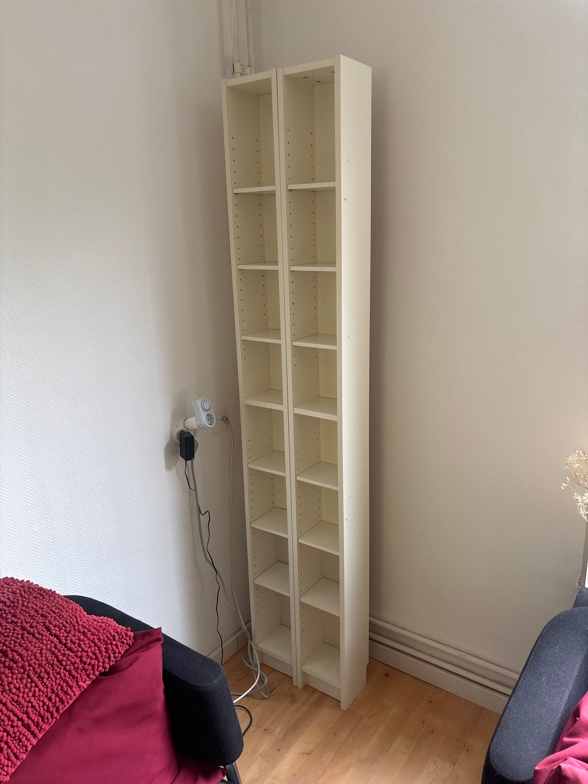 Twee Ikea smalle witte cd-kasten, Huis en Inrichting, Kasten | Boekenkasten, Ophalen, Met plank(en), Minder dan 50 cm, Gebruikt