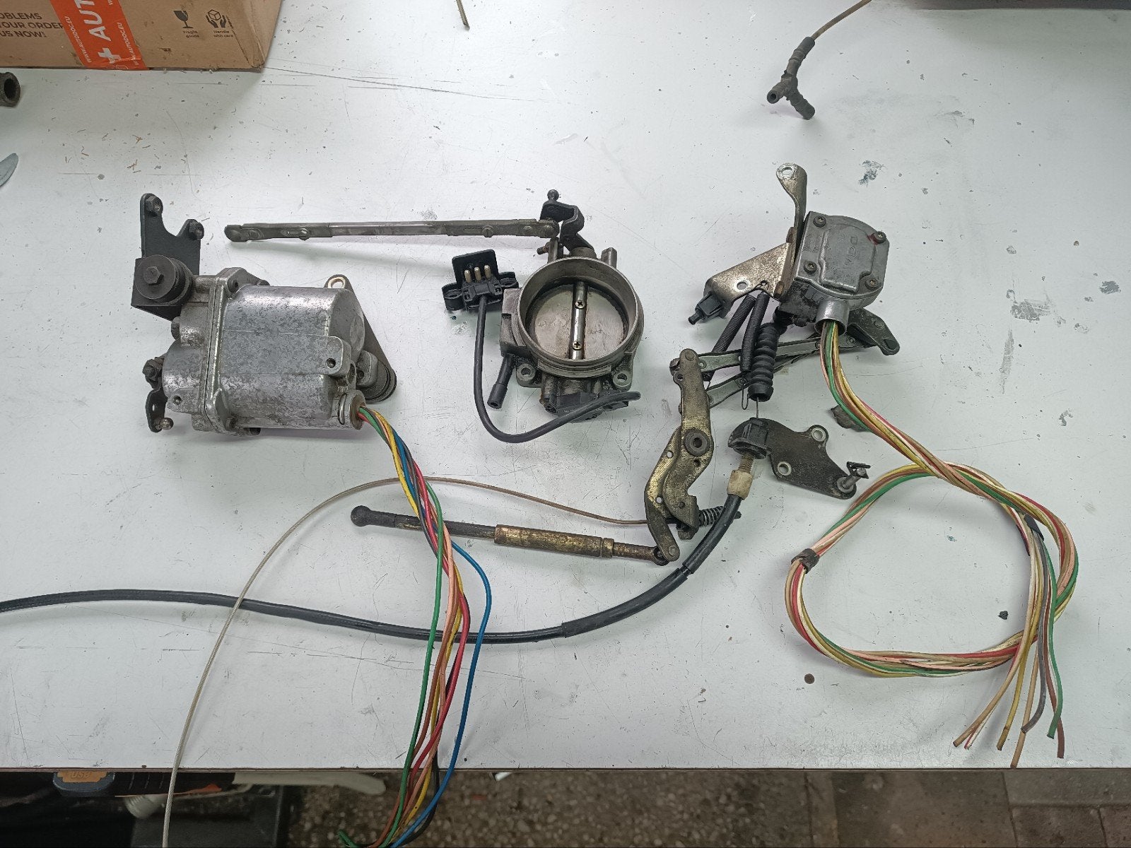 Mercedes Benz M104 gasklep huis en cruise control, Auto-onderdelen, Ophalen of Verzenden, Gebruikt, Mercedes-Benz