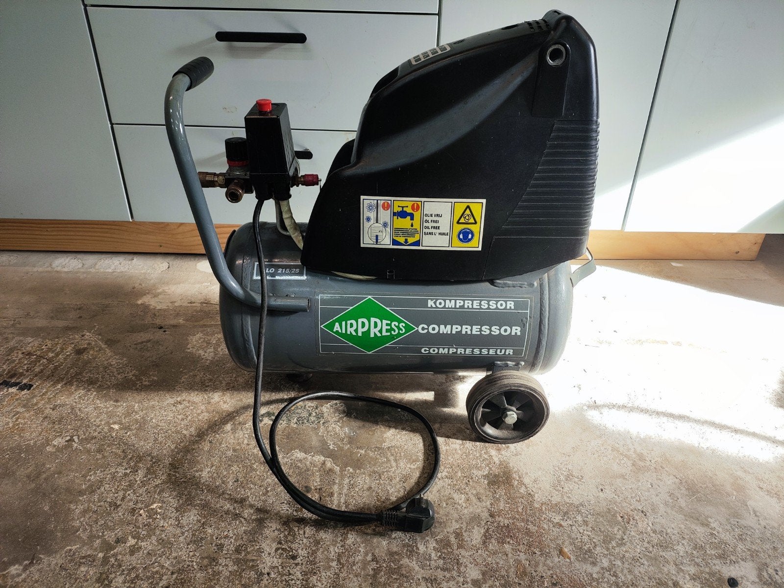 Airpress Compressor 1.5 PK - Werkt perfect!, Ophalen, Gebruikt, Mobiel