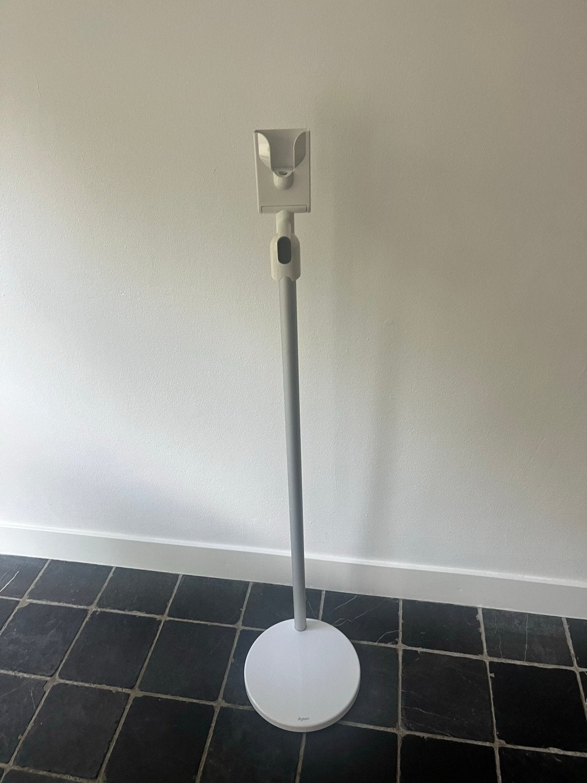Dyson stofzuiger standaard - origineel en stevig, Ophalen, Overige typen, Oplaadstation, Zo goed als nieuw