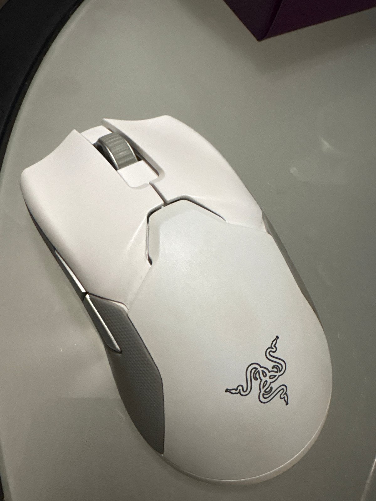 Razer Viper Ultimate draadloze gaming muis met oplaadstation, Computers en Software, Muizen, Ophalen, Rechtshandig, Muis, Gaming muis