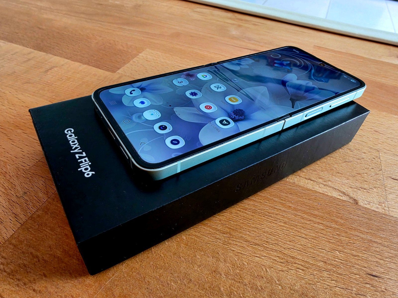 Foto 5 van Samsung Galaxy Z Flip6 - Zo goed als nieuw