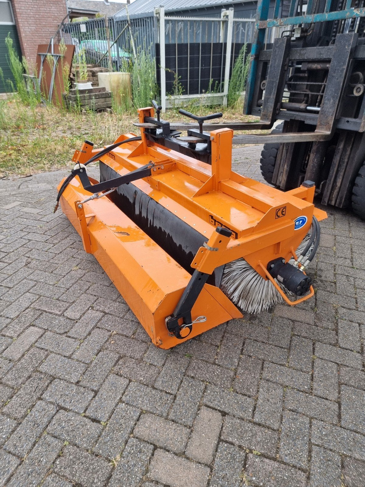 Bema 25 veegmachine - als nieuw 5x gebruikt berens machine, Ophalen of Verzenden