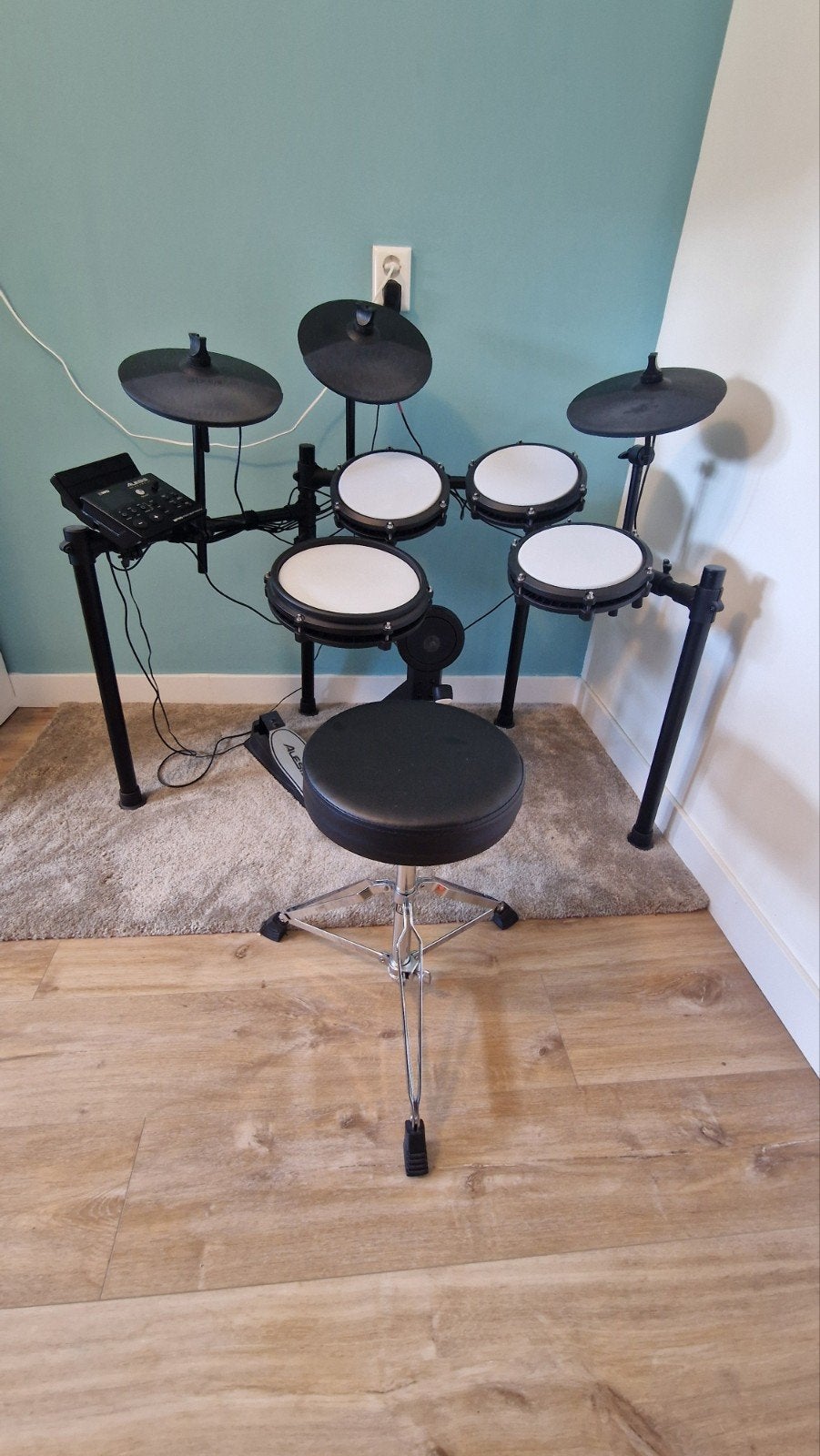 Alesis Nitro Max elektrisch drumstel met kruk, Muziek en Instrumenten, Ophalen, Zo goed als nieuw, Overige merken, Elektronisch