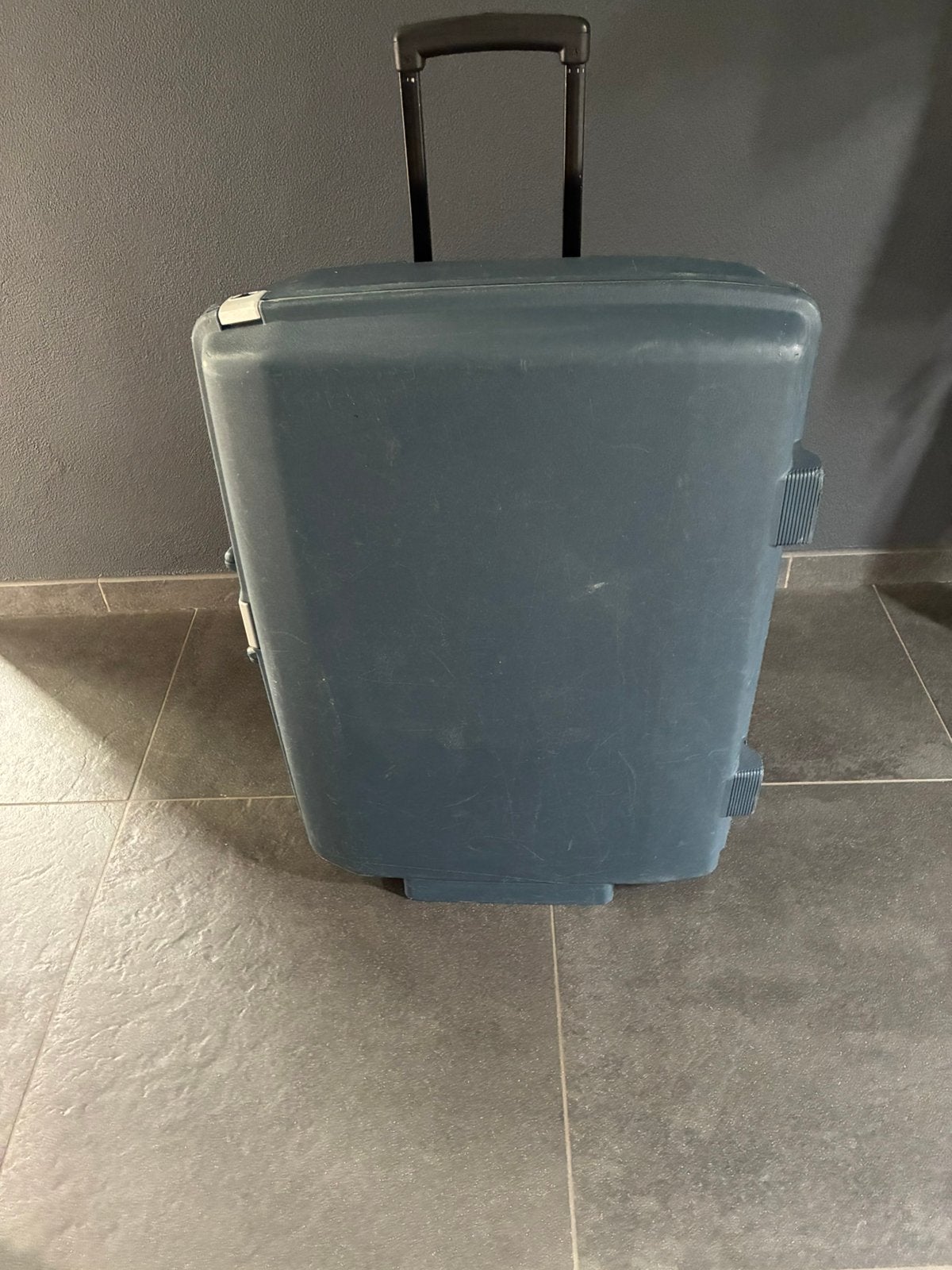 American Tourister koffer, Gebruikt, Hard kunststof, 45 tot 55 cm, 70 cm of meer