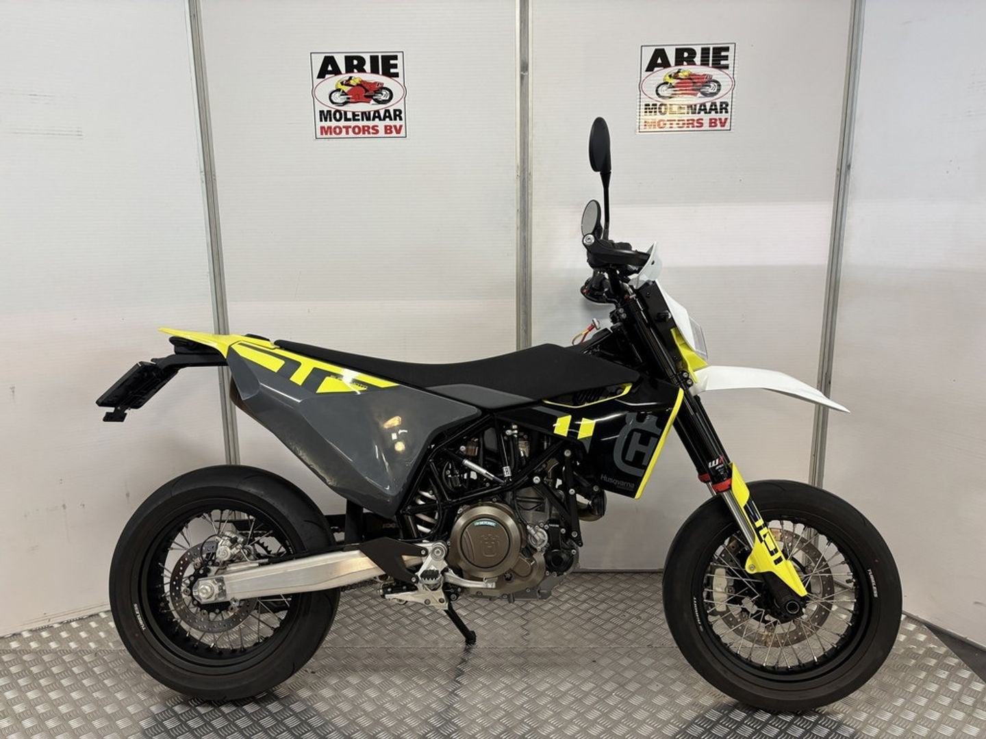 Husqvarna 701 SUPERMOTO (bj 2023), 693 cc, Motorrijbewijs A, Bedrijf, Onbekend
