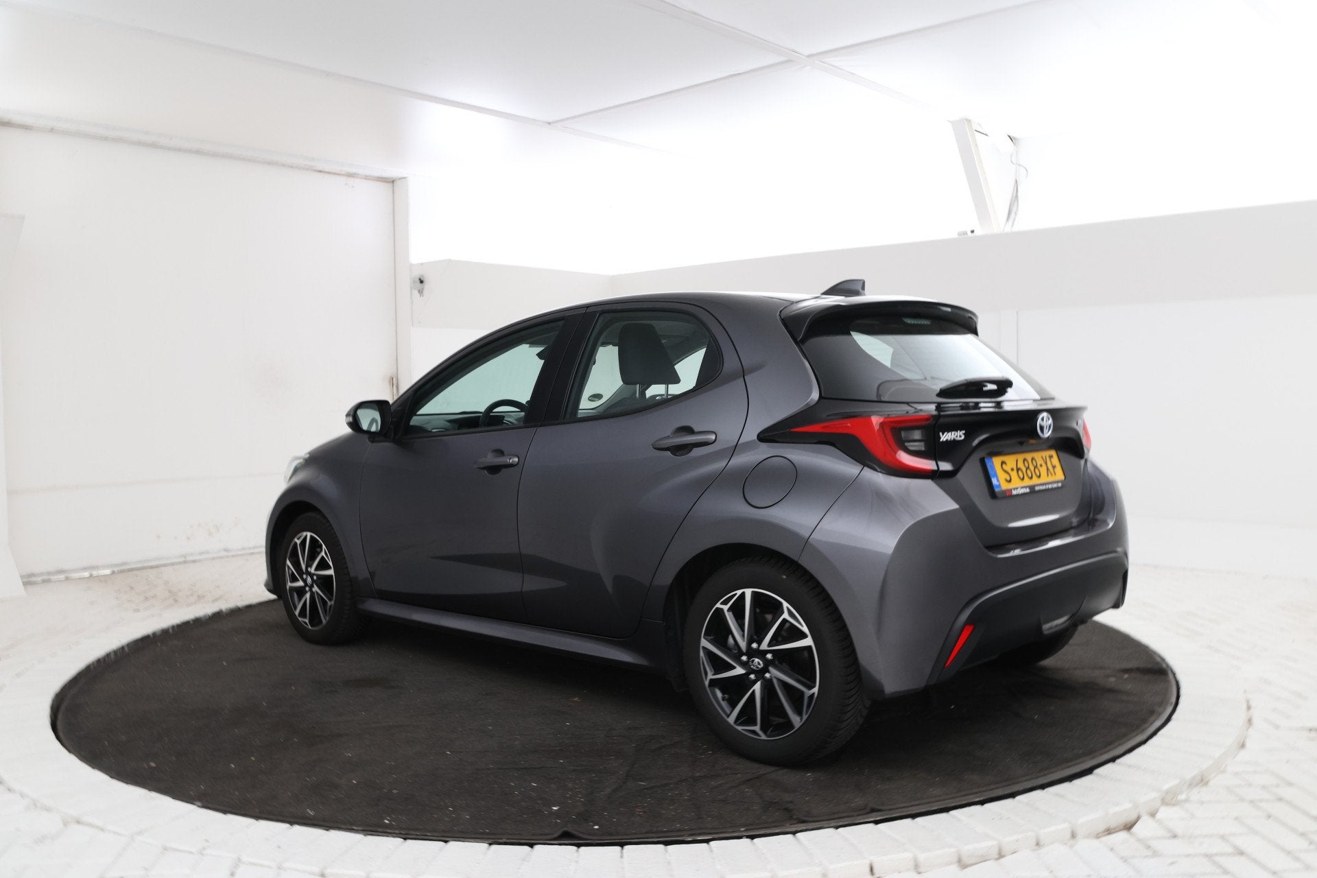 Toyota Yaris 1.5 Hybrid Dynamic Automaat, Digital Dash, Crui, 12 maanden, Gebruikt, 49 €/maand, Bedrijf