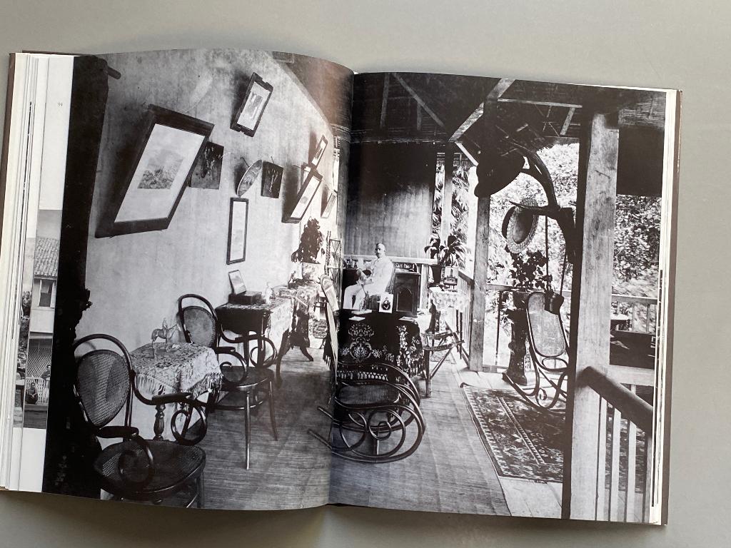 Rob Nieuwenhuys - Baren En Oudgasten - Foto's Tempo Doeloe, Ophalen of Verzenden, 20e eeuw of later, Zo goed als nieuw