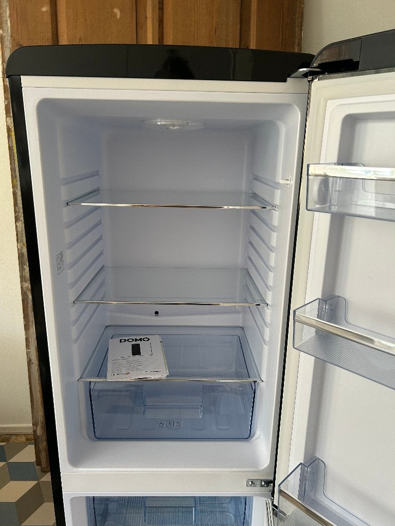 Bijna nieuwe Domo retro look Koel-Vries combinatie koelkast, Witgoed en Apparatuur, Koelkasten en IJskasten, Ophalen, 150 tot 200 liter