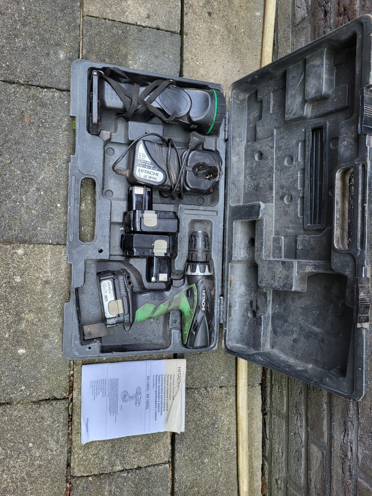 Hitachi 14.4v Boor- en Schroefmachine met accessoires, Gebruikt, Variabele snelheid, Ophalen of Verzenden, Boor- en Schroefmachine