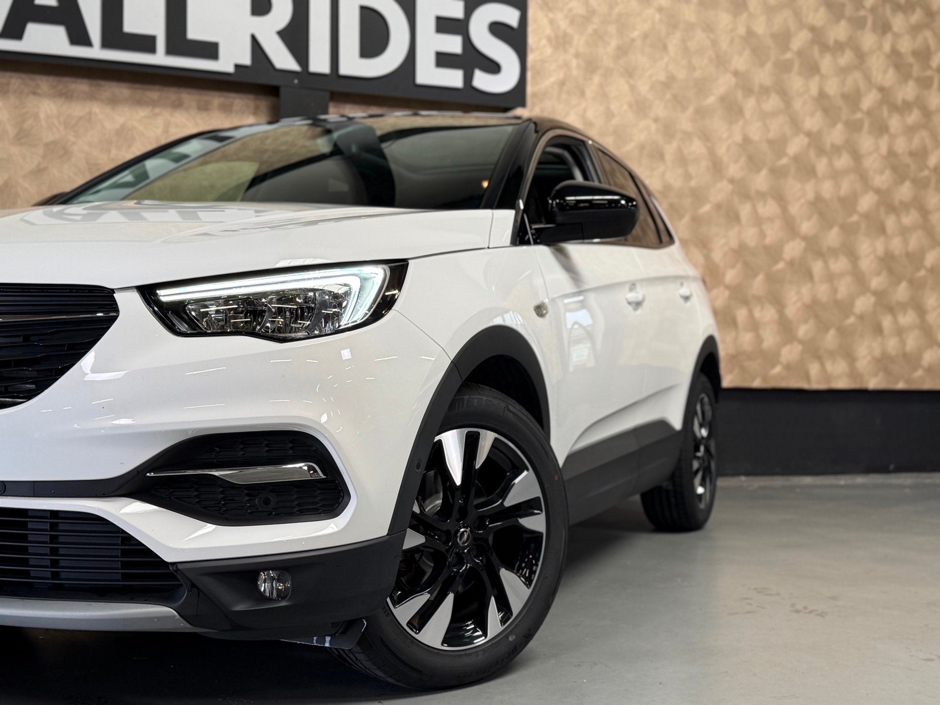 Opel Grandland X 1.2 Turbo Innovation | Camera | Led | Stoel, Dealer onderhouden, Stof, Gebruikt, 1199 cc