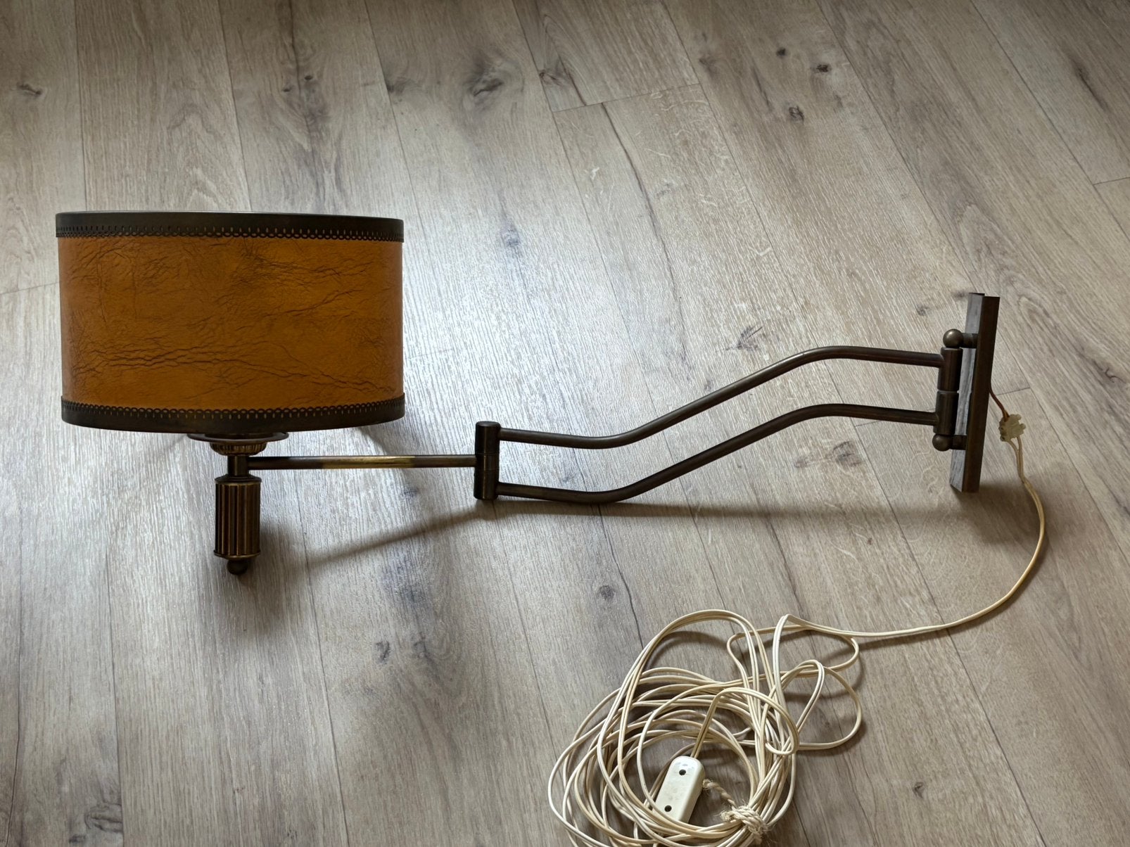 Vintage wandlamp met verstelbare zwenkarm, Ophalen of Verzenden, Zo goed als nieuw