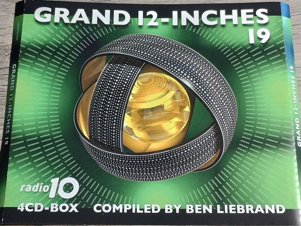Ben Liebrand ‎- Grand 12-Inches 19 [4 CD] 2022, Cd's en Dvd's, Cd's | Dance en House, Ophalen of Verzenden, Zo goed als nieuw