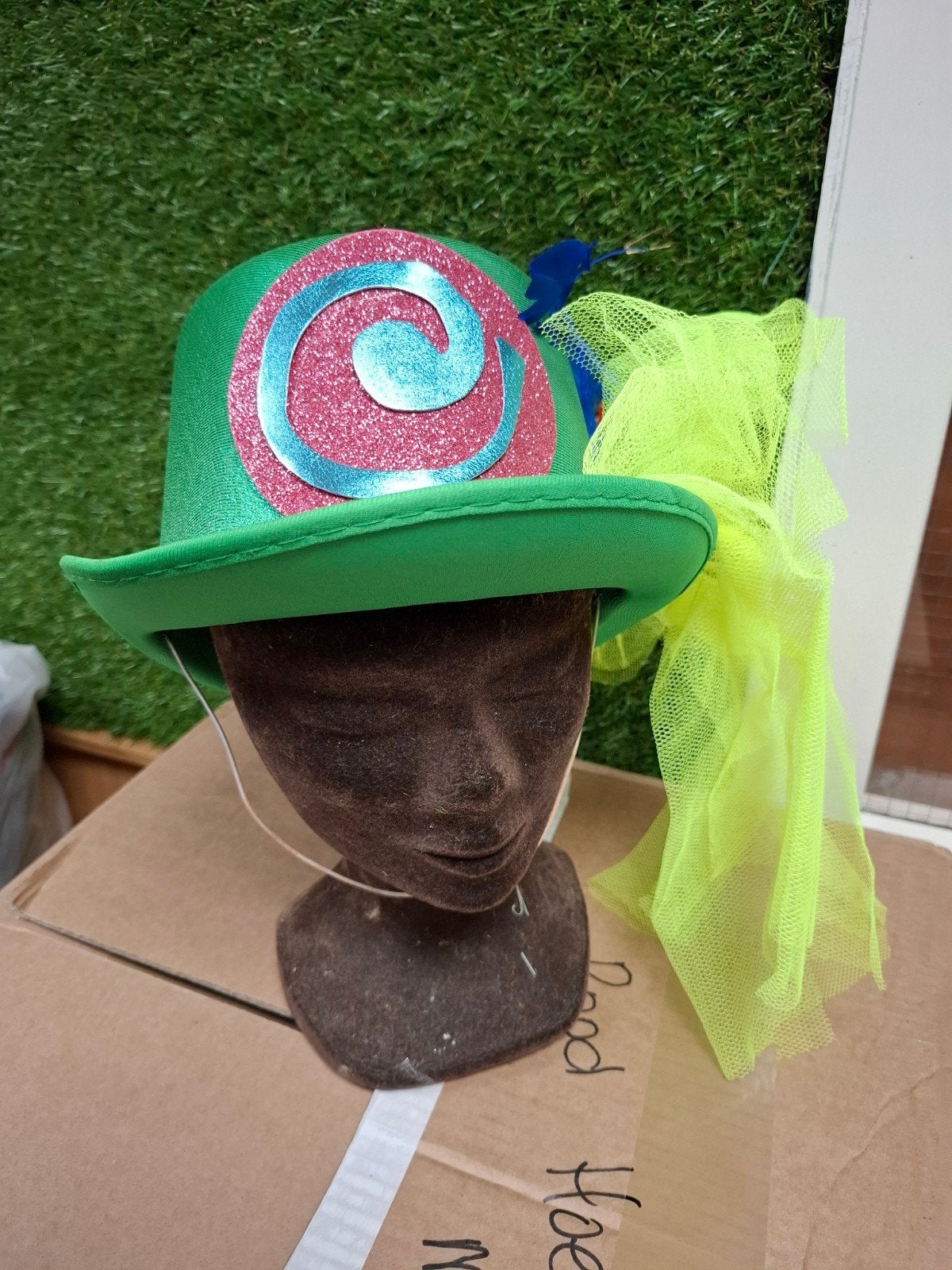 Grote partij hoedjes, eventueel met tutu jurkjes en sokken, Ophalen of Verzenden, Gedragen, One size fits all, Hoed