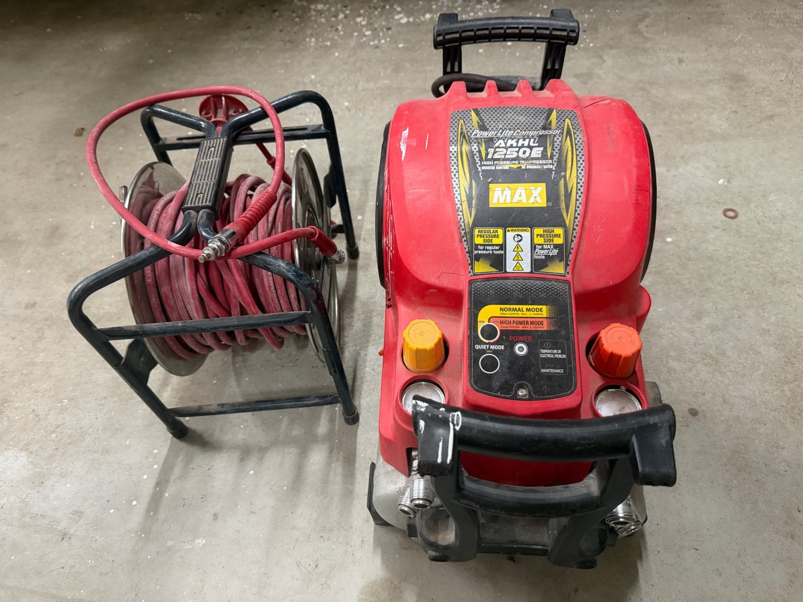 Compressor met luchtslanghaspel - AKHL 1250E, Doe-het-zelf en Verbouw, Gebruikt, 10 bar of meer, Ophalen of Verzenden, 200 tot 400 liter/min