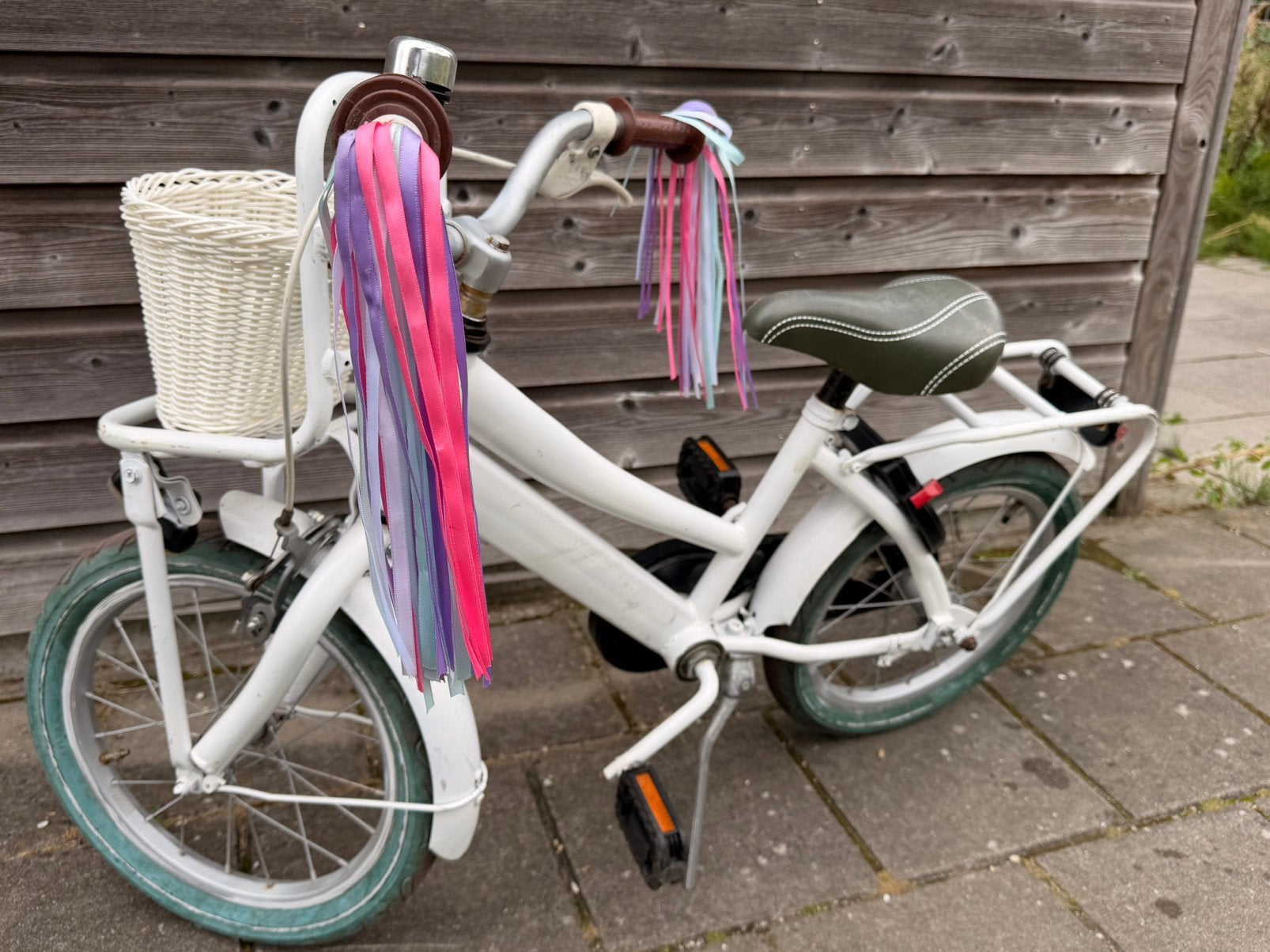 Meisjesfiets / kinderfiets wit 4-6 jaar, Fietsen en Brommers, Ophalen, Zo goed als nieuw, 20 inch