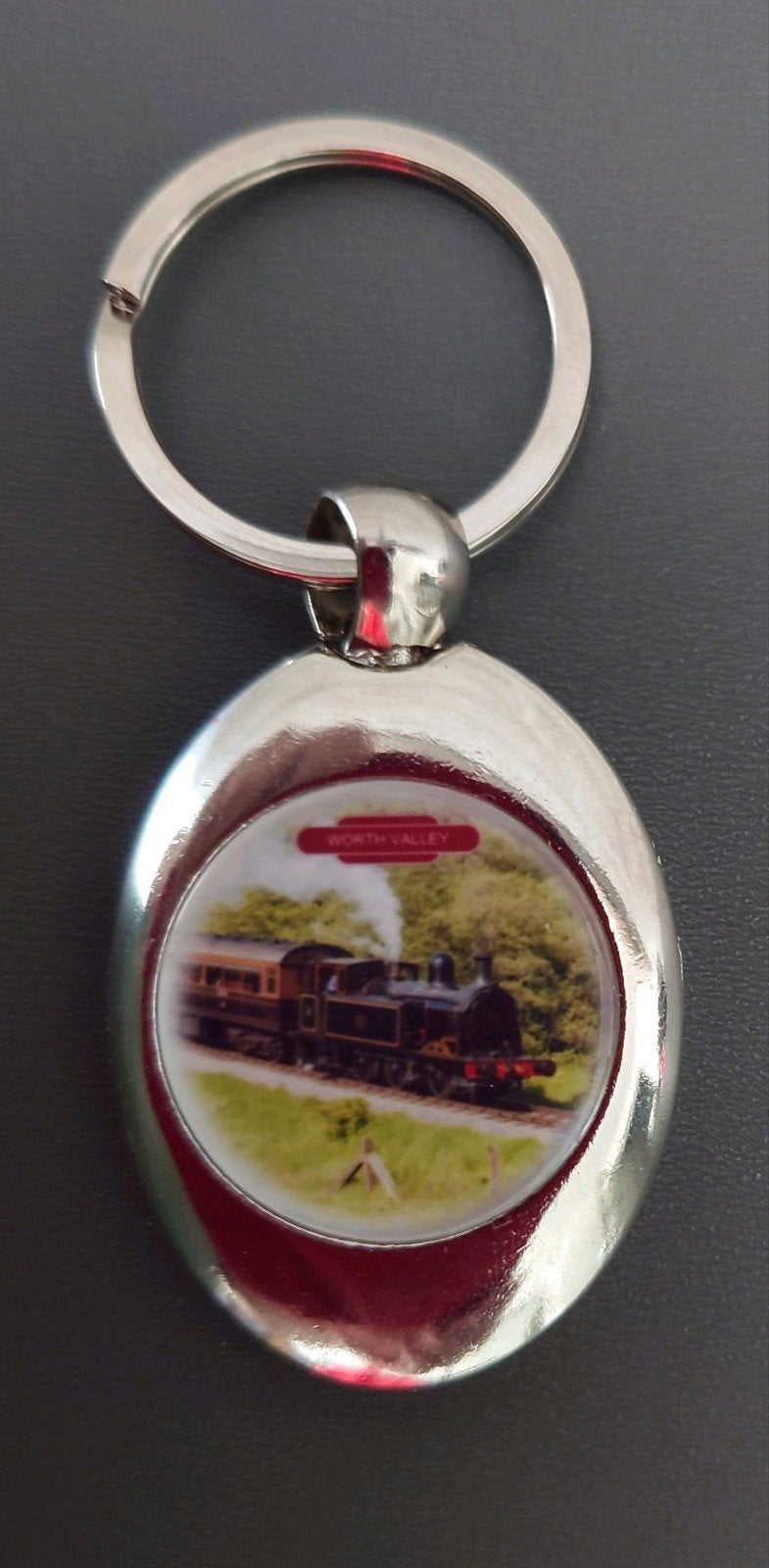 Stoomtrein Worth Valley sleutelhanger met winkelwagen munt, Ophalen of Verzenden, Nieuw, Trein, Overige typen
