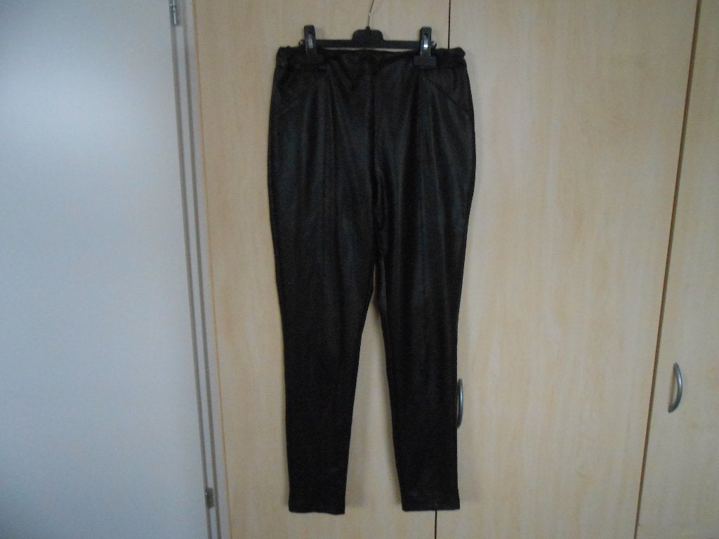 Mooie zwarte leatherlook legging maat 38 van Opus, Legging, Maat 36/38 (S), Zwart, Ophalen of Verzenden