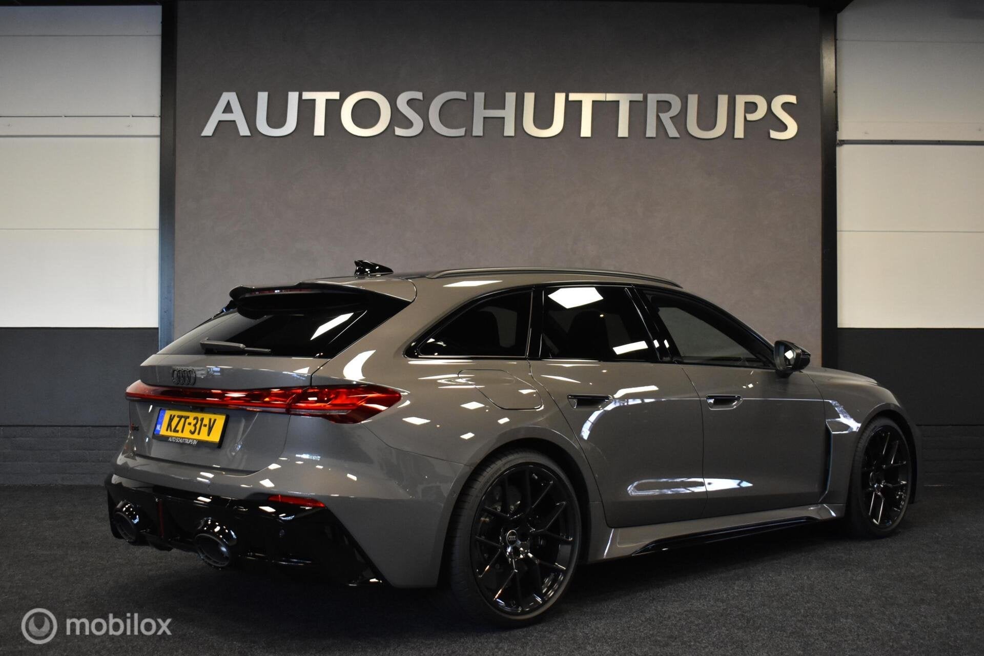 Audi RS 5 Avant e-hybrid quattro Tech Pro NIEUW EN RIJKLAAR, Automaat, Gebruikt, Zwart, RS5