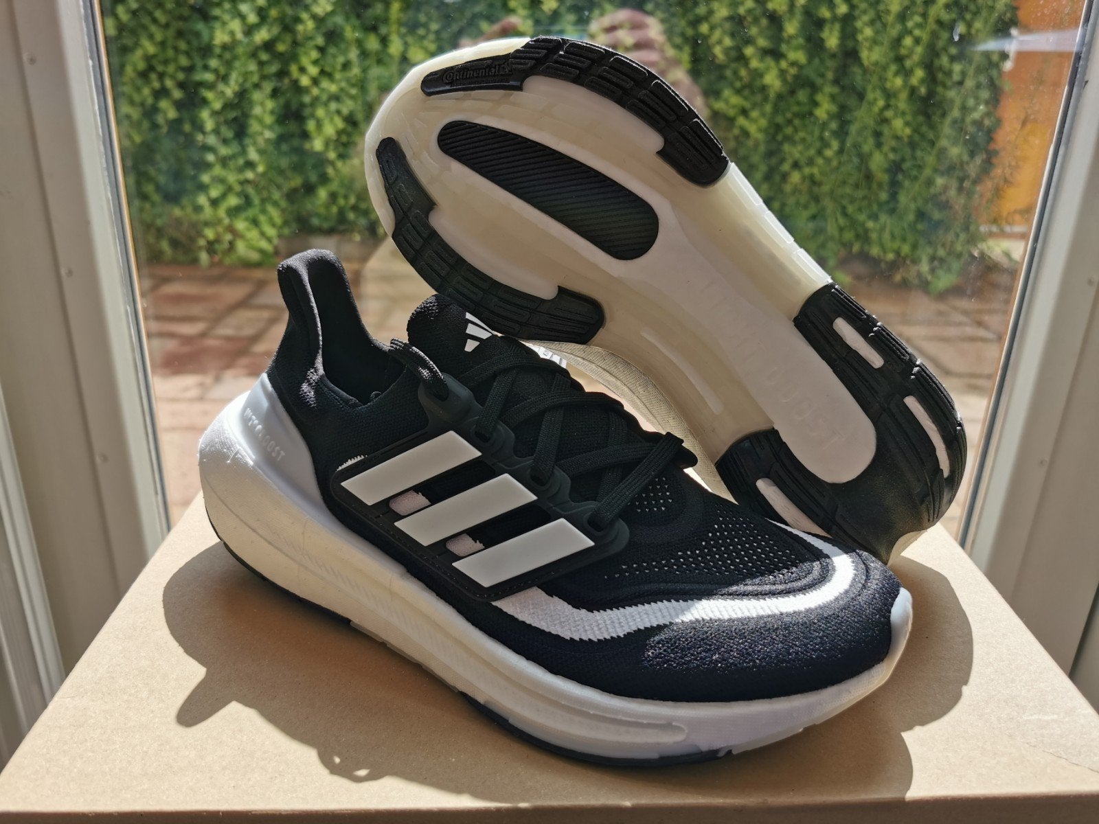 Adidas Ultraboost Light, Nieuw, Ophalen of Verzenden, Adidas, Sportschoenen
