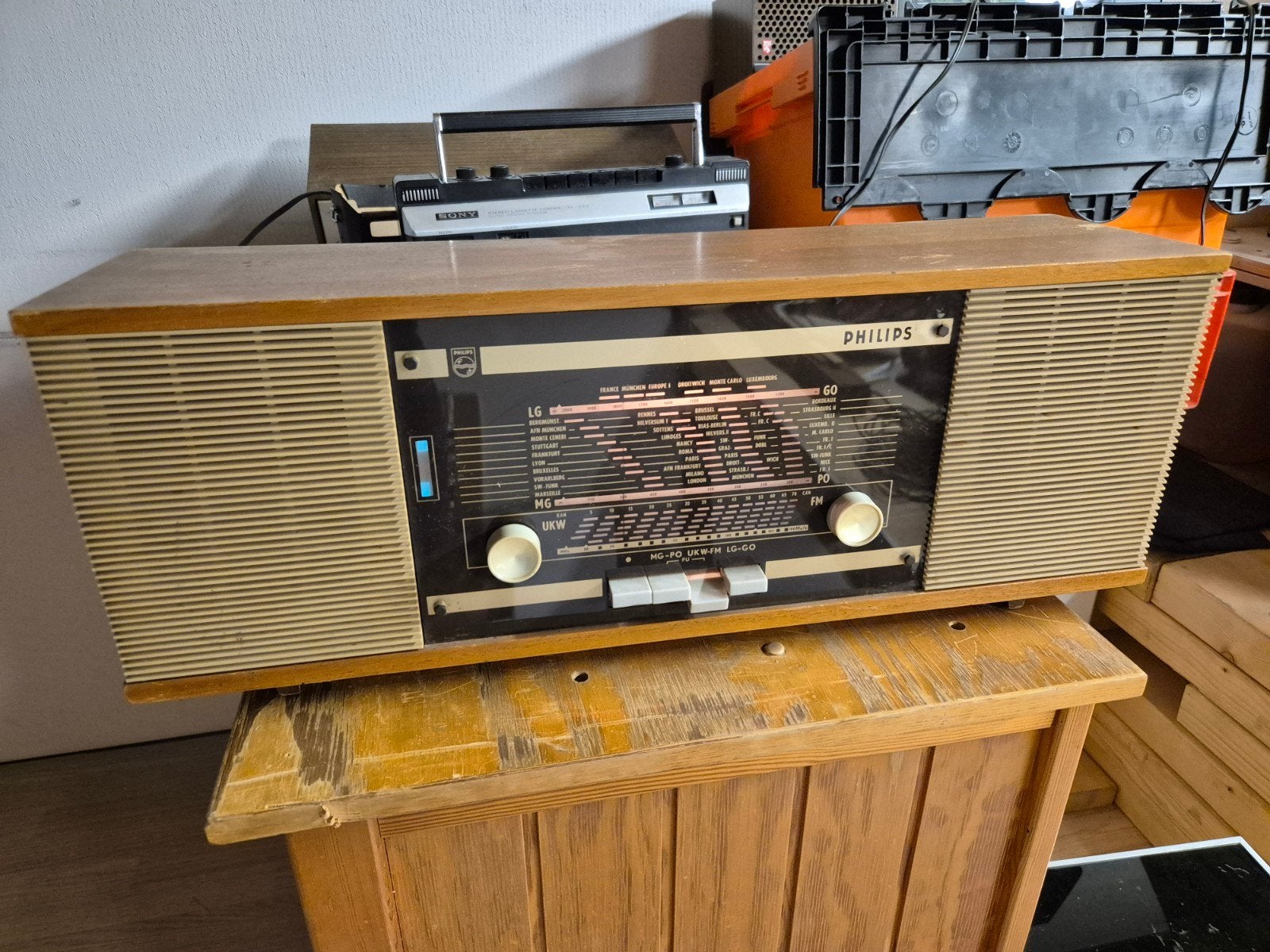Antieke radio's tot 60 jr oud + Bosch stofzuiger 50jr oud, Ophalen