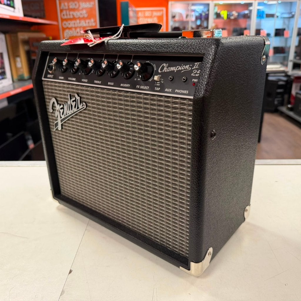 Fender Champion II Comboversterker Gitaar | Nieuw uit doos, Fender, Zo goed als nieuw, Support@fender.com, 17600 Catalina Street
Los Angeles, CA 90746
USA