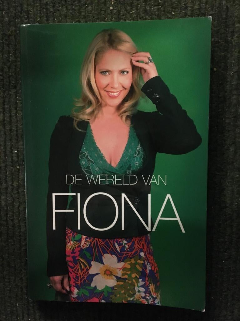 De wereld van Fiona ; door Fiona Hering, Boeken, Essays, Columns en Interviews, Zo goed als nieuw, Eén auteur, Ophalen of Verzenden